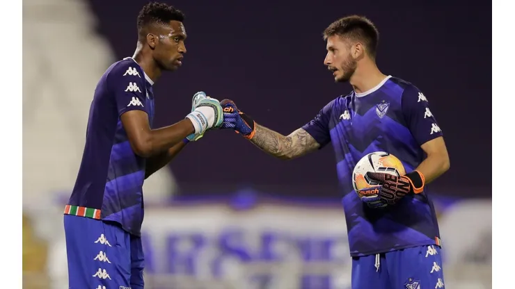 El técnico de Vélez aún no se decide por el reemplazante de Domínguez.