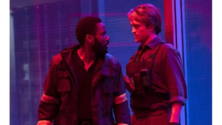 John David Washington y Robert Pattinson en una escena de "Tenet", la nueva película de Christopher Nolan.