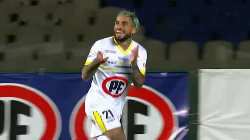 Bryan Carvallo anotó el que seguramente será el mejor gol del Campeonato Nacional 2020