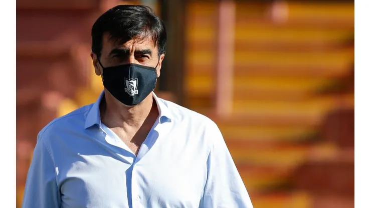 Gustavo Quinteros descartó renunciar a Colo Colo.