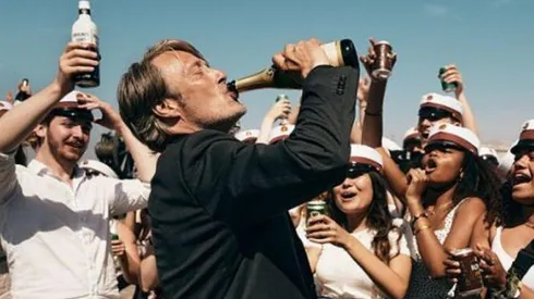 Mads Mikkelsen recibió la Concha de Plata al mejor actor por la cinta en el Festival Internacional de Cine de San Sebastián.