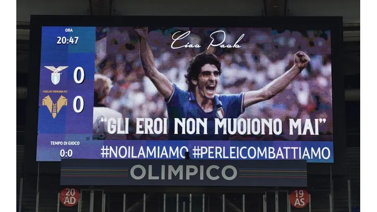 Marcador del Estadio Olímpico en recuerdo de Paolo Rossi