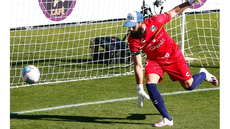 El portero viñamarino sigue al debe en los clásicos ante los Caturros.