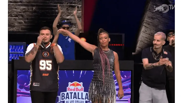 Rapder campeón Internacional de Red Bull Batalla de los Gallos