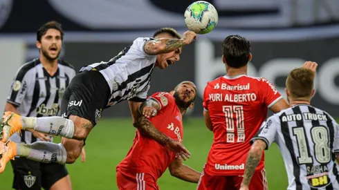 Eduardo Vargas y su equipo el Atletico Mineiro quieren seguir en la parte alta de la Tabla