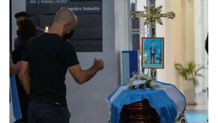 Mascherano despide al fallecido Sabella.
