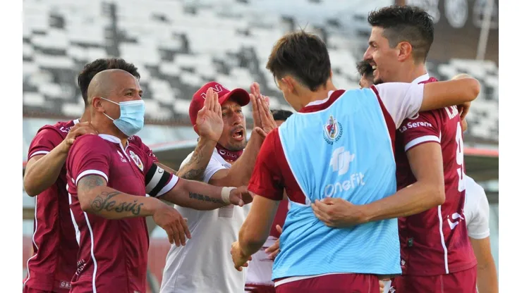 Deportes La Serena viene de derrotar a Colo Colo y lo hundió en el fondo de la tabla, completó el equipo granate 5 triunfos consecutivos.