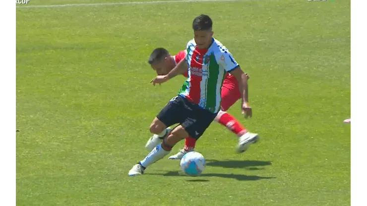 Vilches intentó salir jugando, pero se equivocó feo y abrió la goleada de Palestino