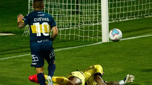 Juan Cuevas fue la gran figura de Everton anotando un doblete ante Curicó Unido