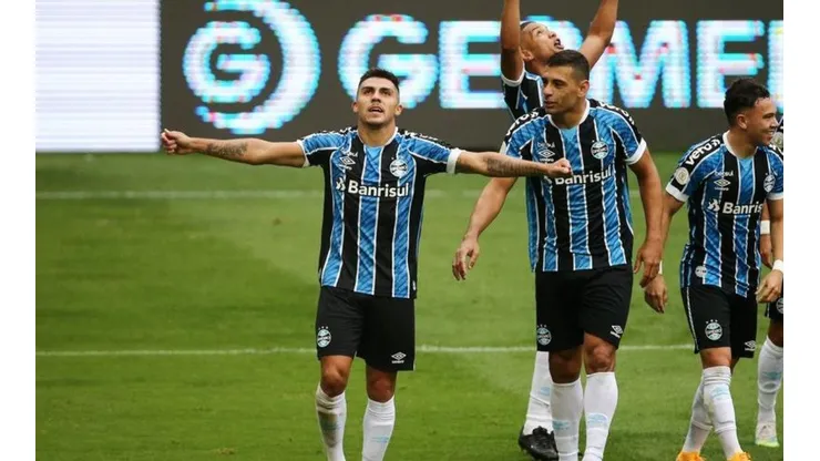 César Pinares festeja su primer gol con Gremio: triunfo ante Vasco da Gama.