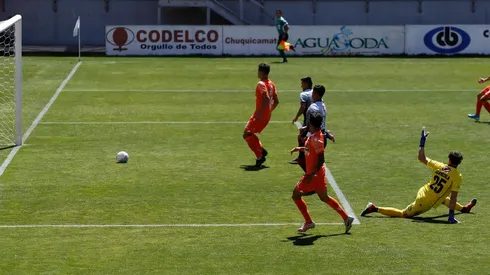 Cobreloa derrotó 4-2 a Ñublense en Calama y dejó herido al líder de la Primera B