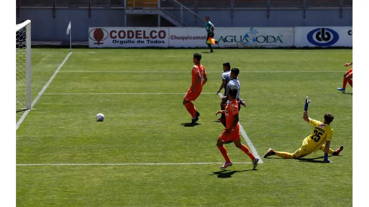 Cobreloa derrotó 4-2 a Ñublense en Calama y dejó herido al líder de la Primera B