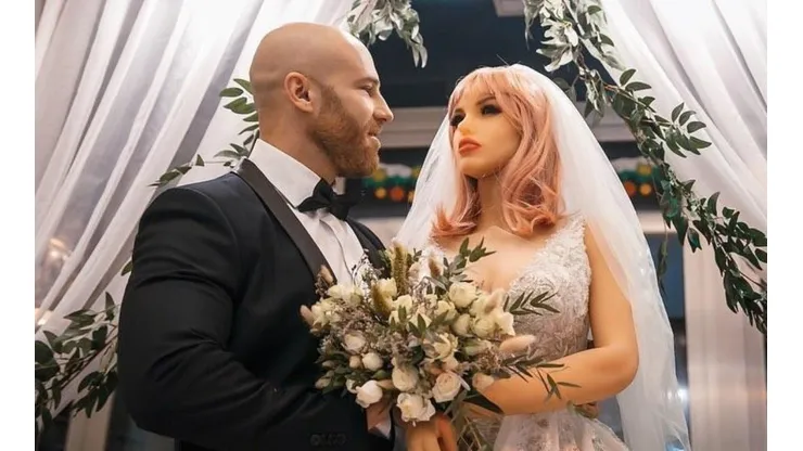 La pareja se comprometió en diciembre de 2019.