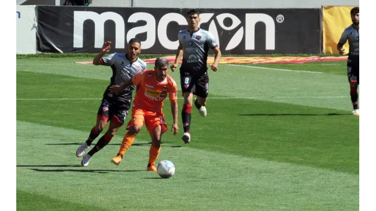 Nicolás Maturana abrió la cuenta ante Ñublense y anotó su primer gol con la camiseta de Cobreloa