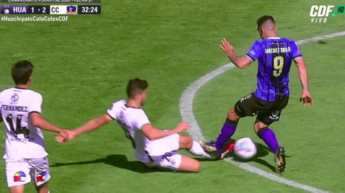 Huachipato se queda con 10 jugadores.