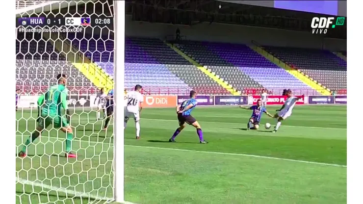 Valencia abrió el marcador para Colo Colo ante Huachipato