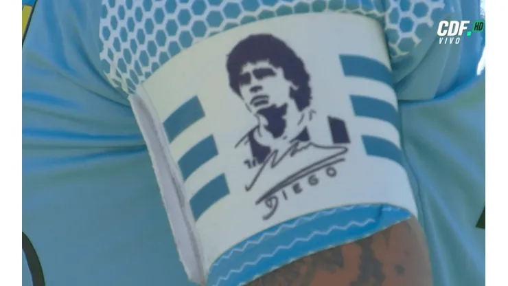 La jineta que usa Ramón Fernández en homenaje a Diego Maradona