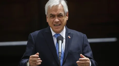 El Presidente Sebastián Piñera en medio del anuncio sobre la extensión del Estado de Catástrofe.