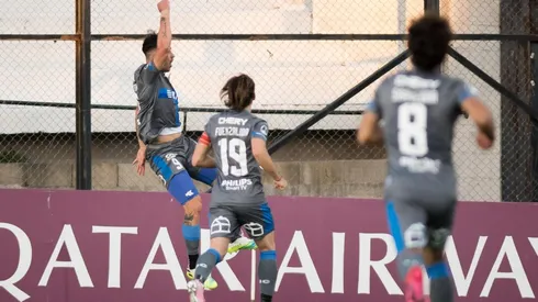 Universidad Católica intentará sellar su avance a los cuartos de final ante River Plate de Uruguay en el Estadio San Carlos de Apoquindo