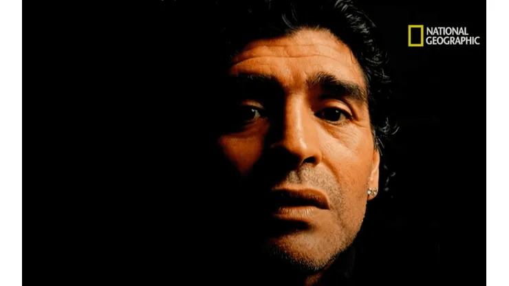 Diego Armando en una de las imágenes que forman parte de "Maradona Confidencial".