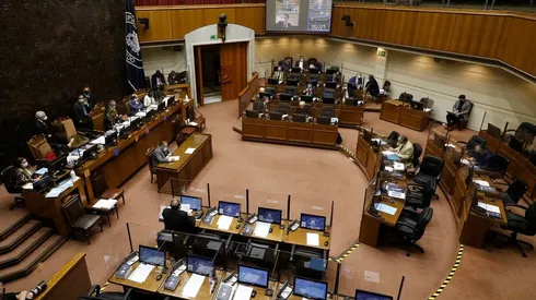 Gobierno accede a eximir de impuesto a rentas menores a $1,5 millones