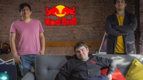 Los logros de los nacionales Camilo "Olimaclan" Lara, Nicolás Rubilar y Nicolás "Kane Blue River" González. estarán en esta producción.