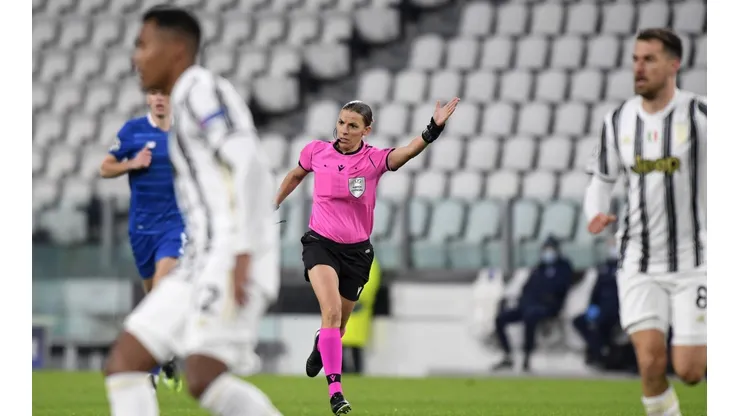 Juventus derrotó al Dinamo Kiev en histórico partido: por primera vez una mujer arbitra en Champions League.