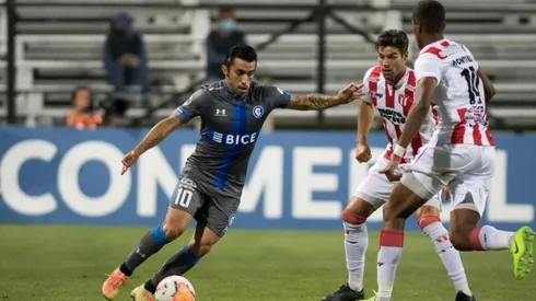 La UC sale a asegurar el paso a cuartos de final por la Sudamericana