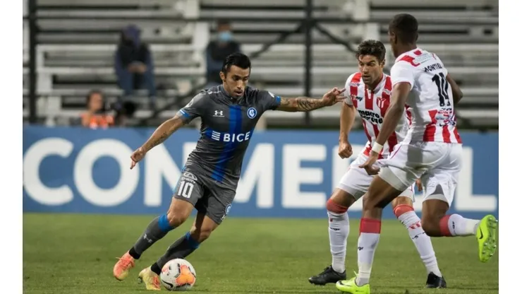 La UC sale a asegurar el paso a cuartos de final por la Sudamericana
