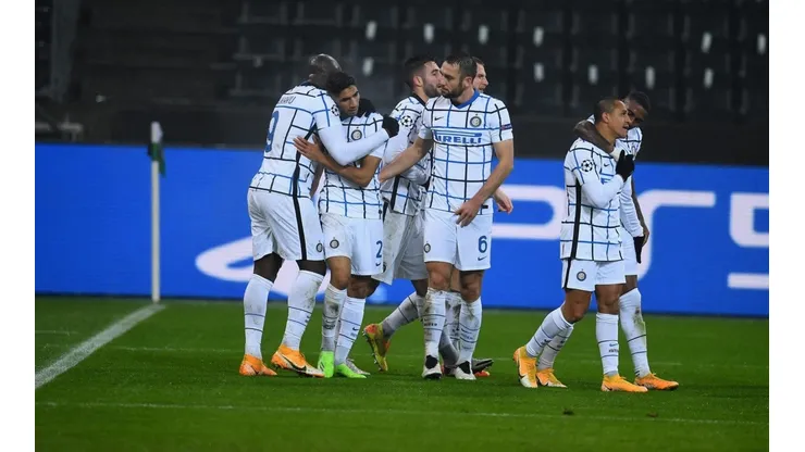 Inter derrotó al Mönchengladbach y sigue vivo en la Champions League.
