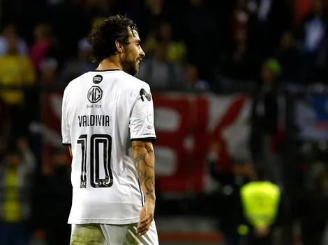 El loco número de la nueva camiseta del Mago Valdivia