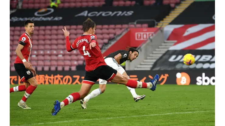 Cavani entró a los 46' en reemplazo de Mason Greenwood.