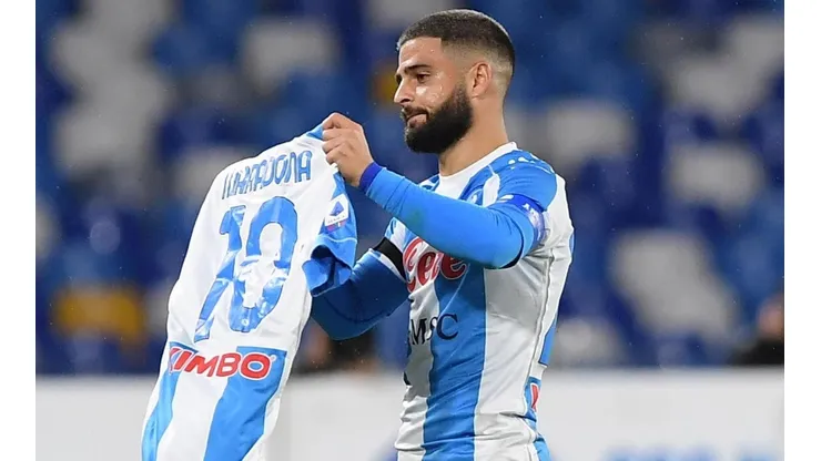 Lorenzo Insigne alza la 10 del Diego en el triunfo del Nápoli.