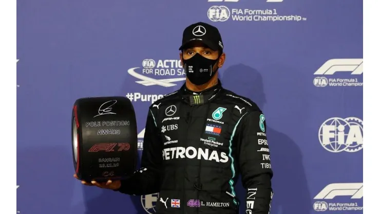 Lewis Hamilton celebra su 7° campeonato de F1 con la Pole position del GP de Baréin.