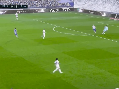 Video: Brutal error de Courtois le regala el 0-2 al Alavés