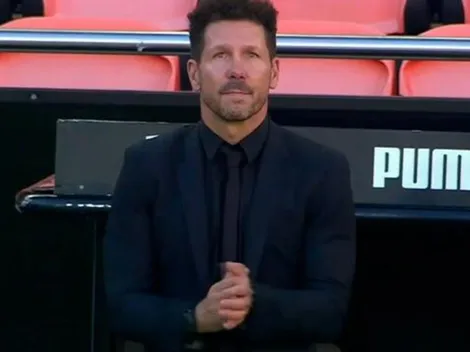 El Cholo se quiebra por Maradona: Rompe minuto de silencio