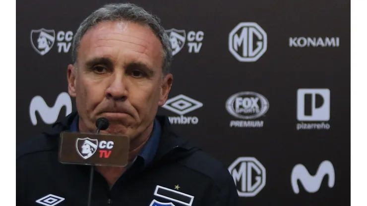 Marcelo Espina no renuncia a Colo Colo, pero dijo que aceptaría que lo despidan.