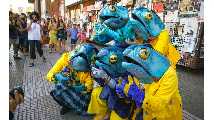FAMFEST: "Peces caminando!", de la compañía Complejo Conejo.