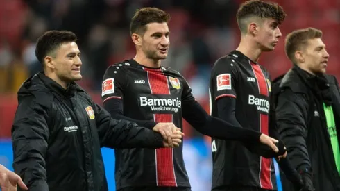 El Bayer de Aránguiz quier seguir en la cima de la Bundesliga, el volante aún no puede volver tras su lesión en el tendón de Aquiles