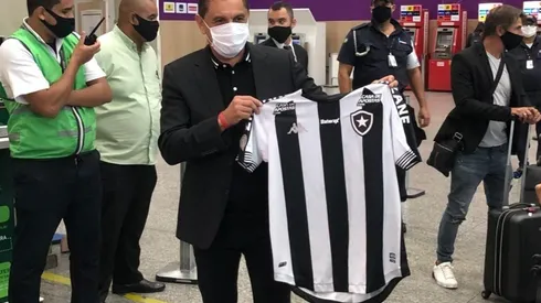 Ramón Díaz firma con Botafogo