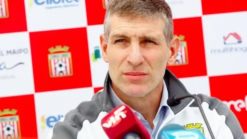 El nuevo DT de Curicó recordó con emoción a Maradona.