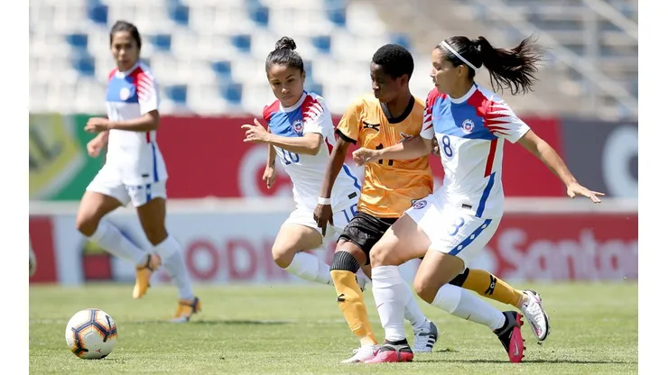 La Roja femenina sigue su preparación al repechaje de Tokio 2021 jugando ante Zambia en el Estadio San Carlos de Apoquindo.