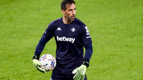 Claudio Bravo es la incógnita de Betis para recibir a Éibar este lunes por La Liga de España