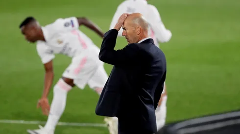 Zidane en la banca del Real Madrid