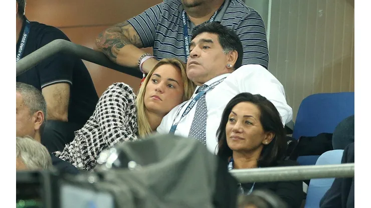 Oliva fue la última pareja formal de Maradona antes de su muerte.