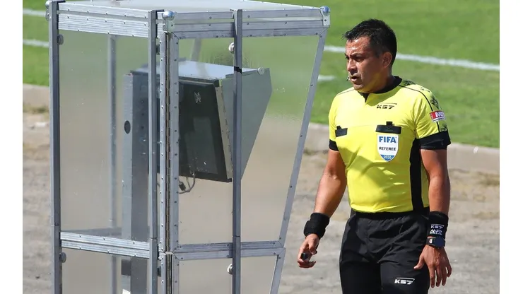 Los árbitros chilenos hicieron un balance positivo sobre la utilización del VAR en el Campeonato Nacional