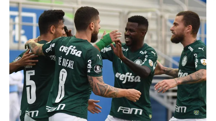 Palmeiras gana ante Delfín