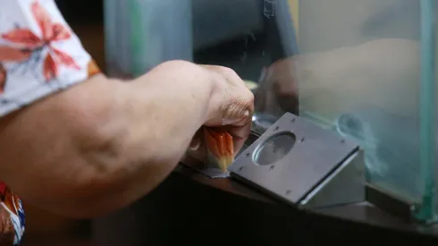 Este martes se anunció la creación de un nuevo IFE para comunas bajo cuarentena.