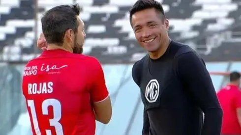 El portero suplente se mostró risueño junto a Pepe Rojas tras la derrota.
