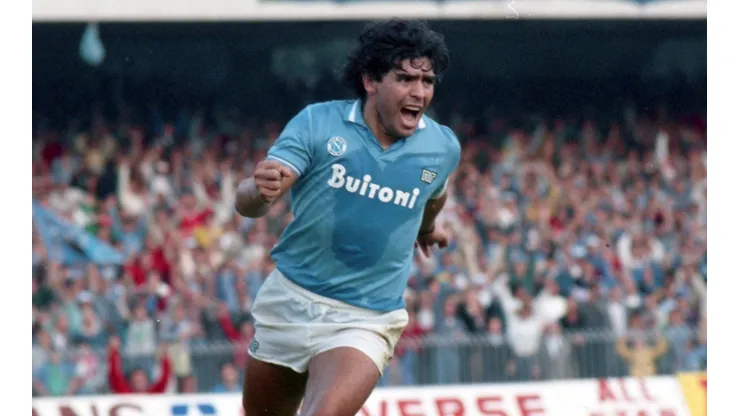 El Napoli homenajea a Maradona